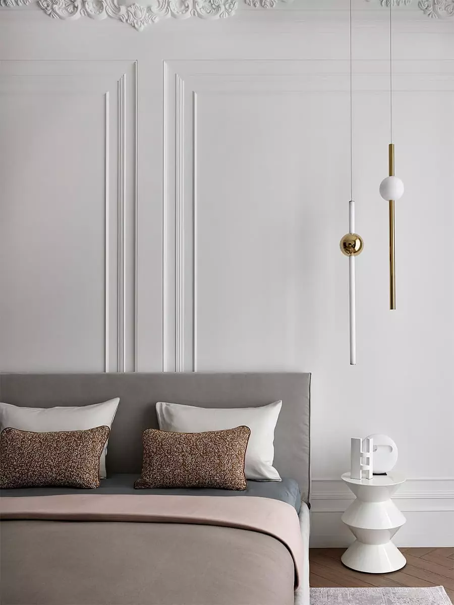 Парадная гостиная и классические молдинги в интерьере просторной квартиры — проект Инны Майерс