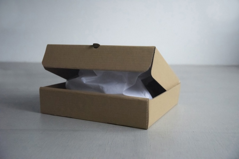 Дизайнер сделал торшер из полиэстера, который помещается в коробку для пиццы