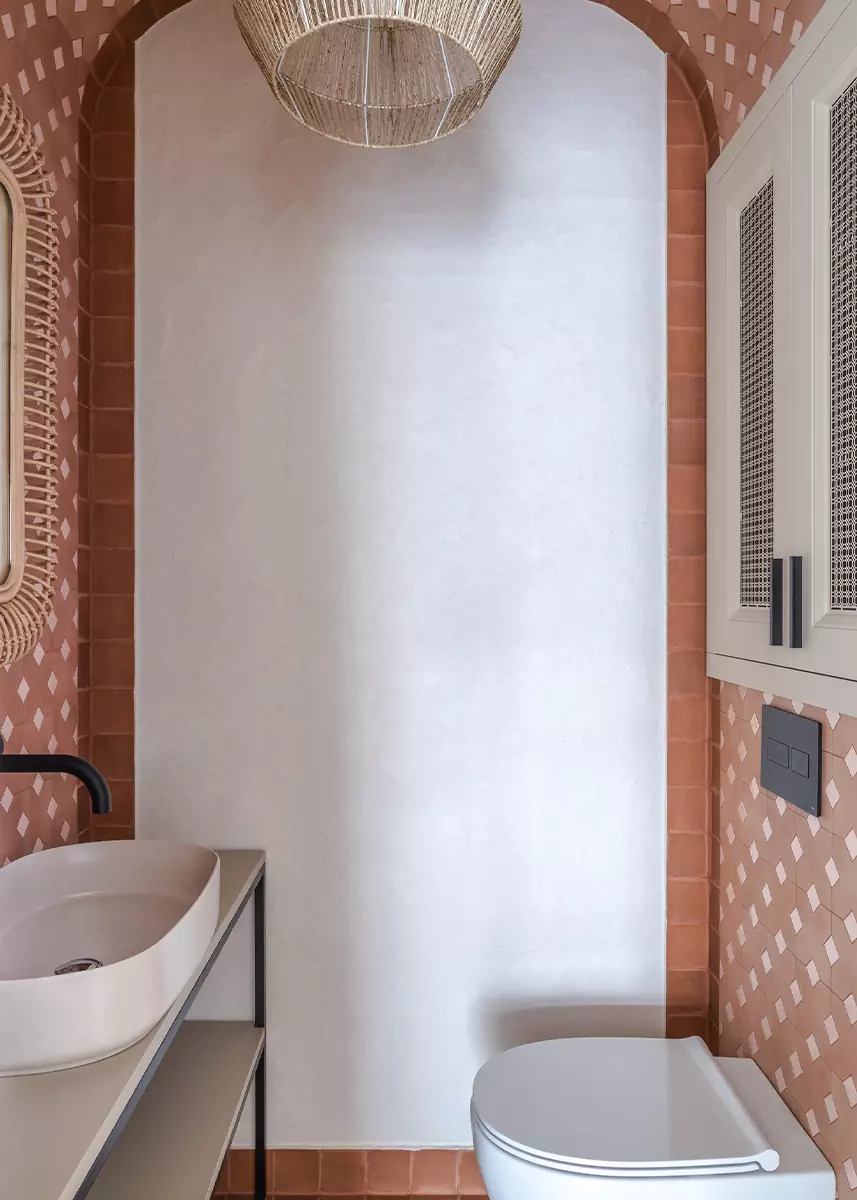 Обволакивающий интерьер студии йоги и медитации на юге России — проект архитектурного бюро «Симметрия»