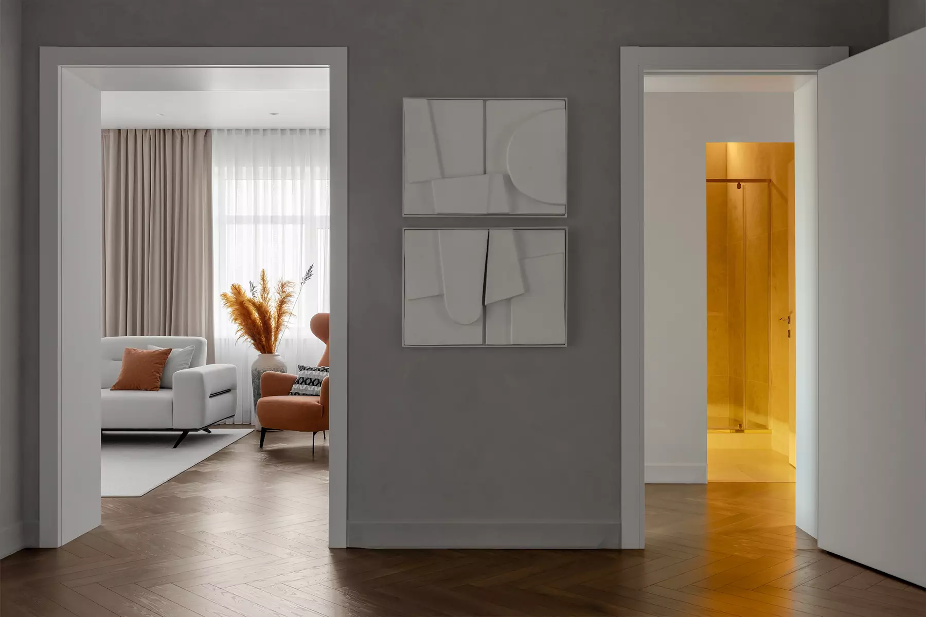 Яркие акценты и фактуры дерева в интерьере квартиры для мамы и дочки — проект Александры Геги