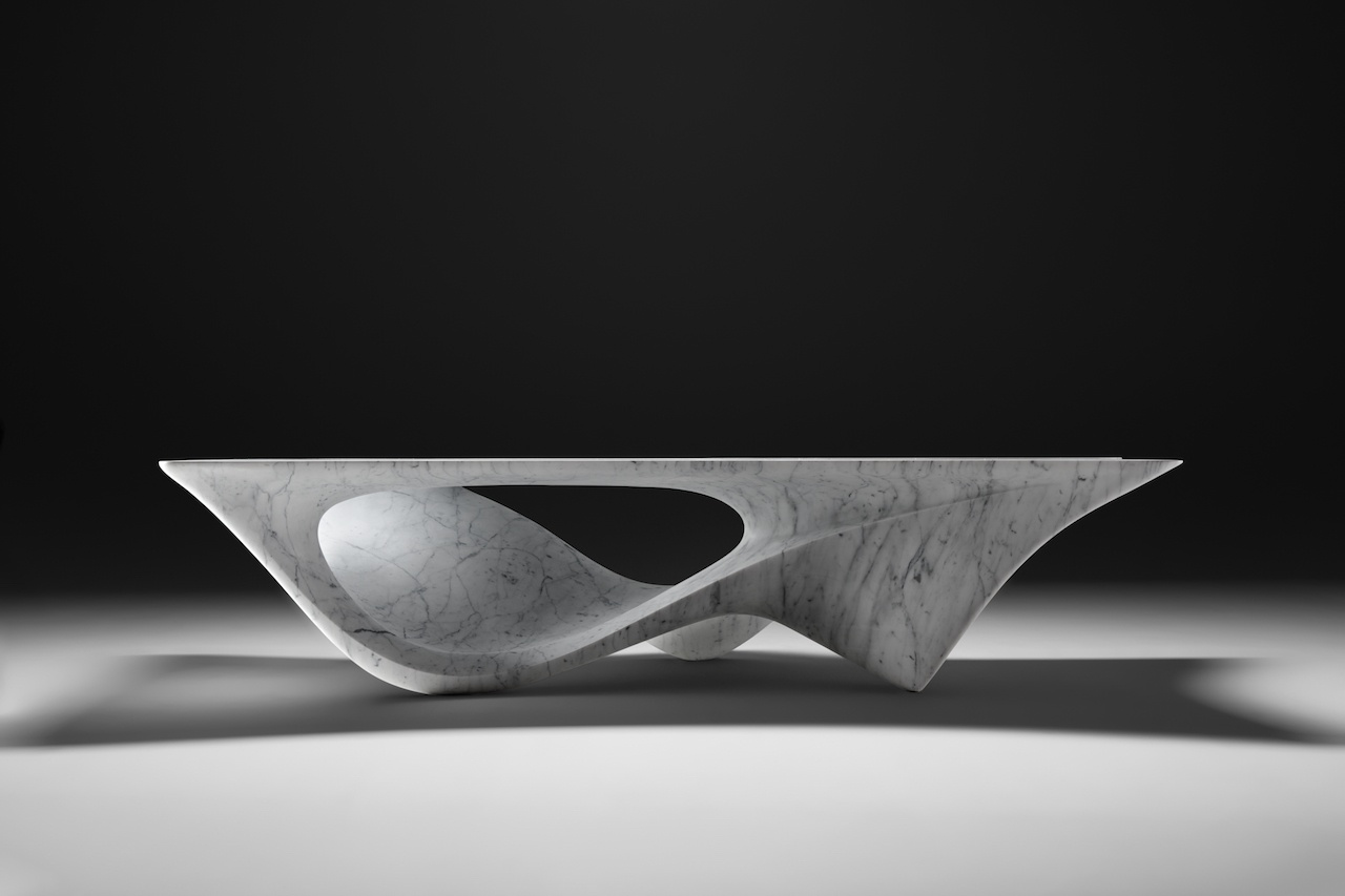 «Текучесть»‎ мрамора в новой коллекции мебели по дизайну Zaha Hadid Architects
