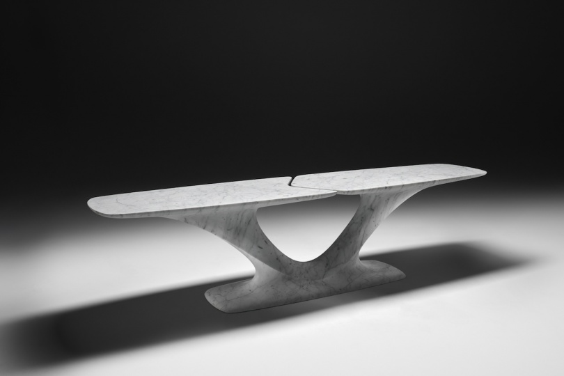 «Текучесть»‎ мрамора в новой коллекции мебели по дизайну Zaha Hadid Architects