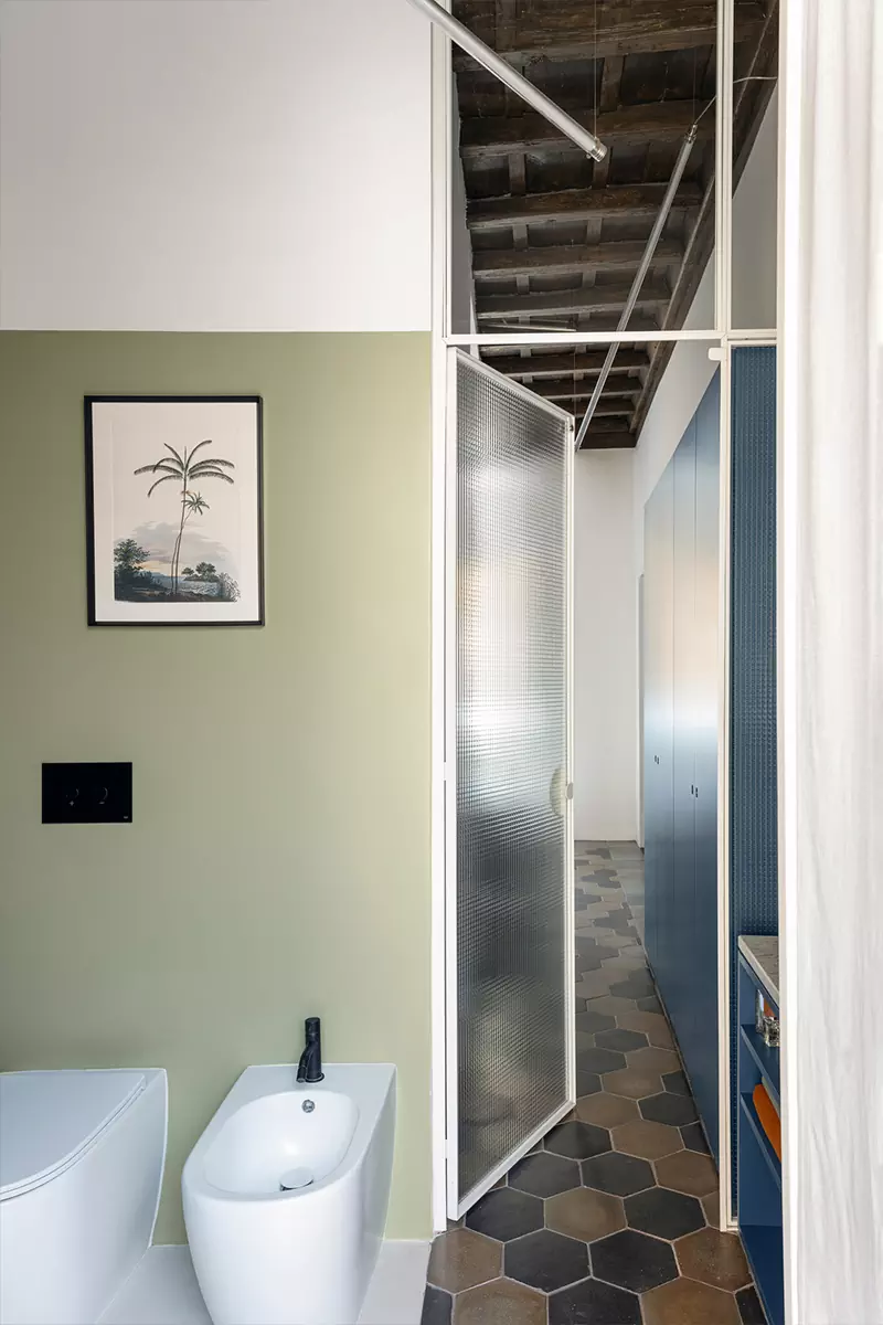 Отголоски старины и современные материалы в интерьере римской квартиры — проект студии PUNTO ZERO