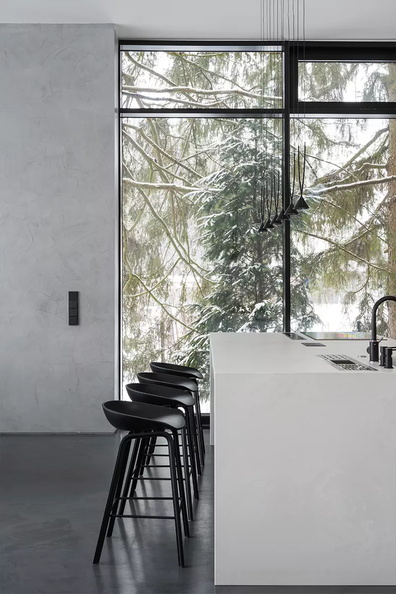 Два камина и просторные веранды в интерьере загородного дома для московской семьи — проект Аны Сергиенко