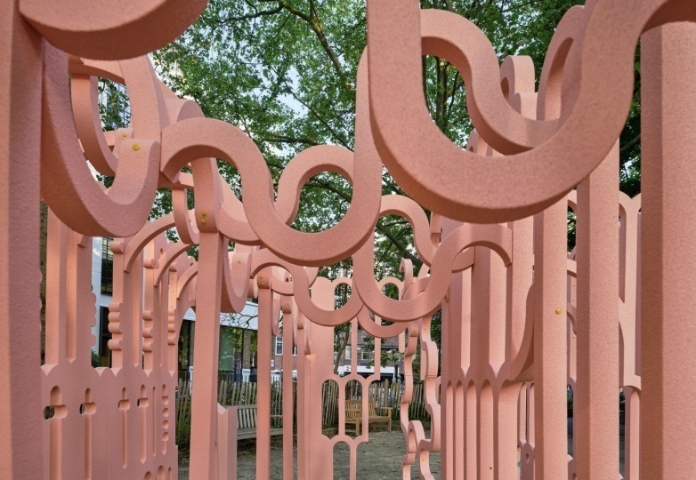Розовый павильон на Clerkenwell Design Week по проекту Питера Морриса