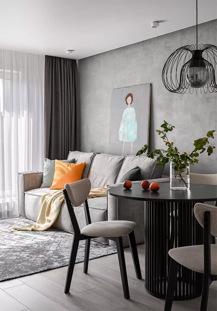 Красочная роспись мастер-спальни в сдержанном интерьере минской квартиры — проект Миланы Колодник