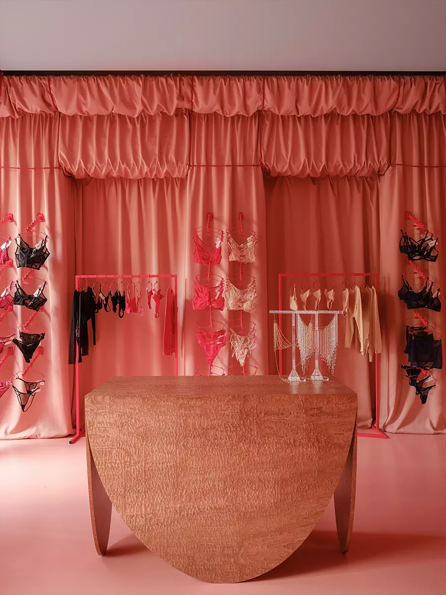 В розовом цвете: интерьер магазина бельевого бренда с азиатским характером — проект бюро Figura A