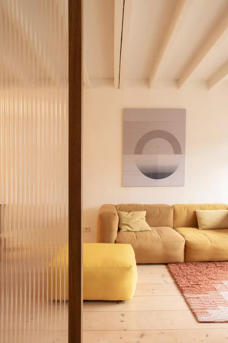 Ванна в спальне и другие оригинальные решения в интерьере нидерландской квартиры — проект Улли Хекманн и Нинке Бонгерс