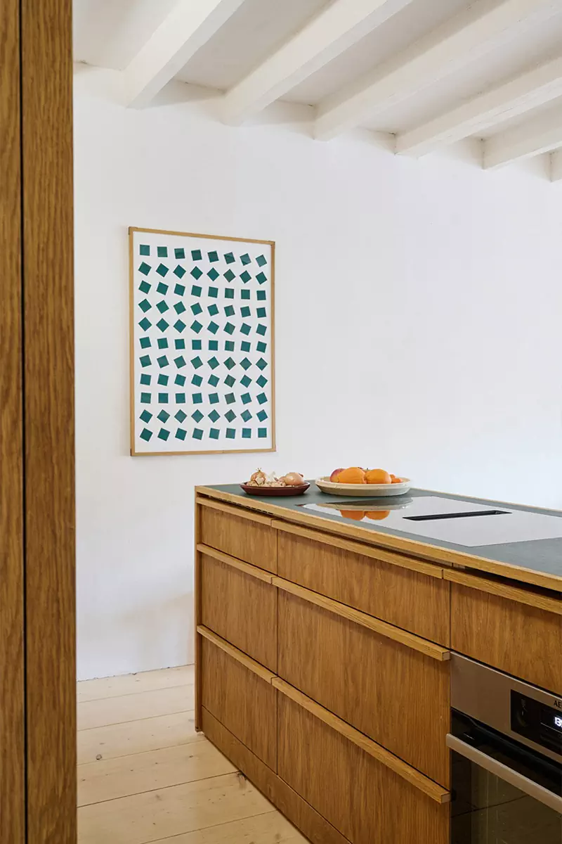 Ванна в спальне и другие оригинальные решения в интерьере нидерландской квартиры — проект Улли Хекманн и Нинке Бонгерс