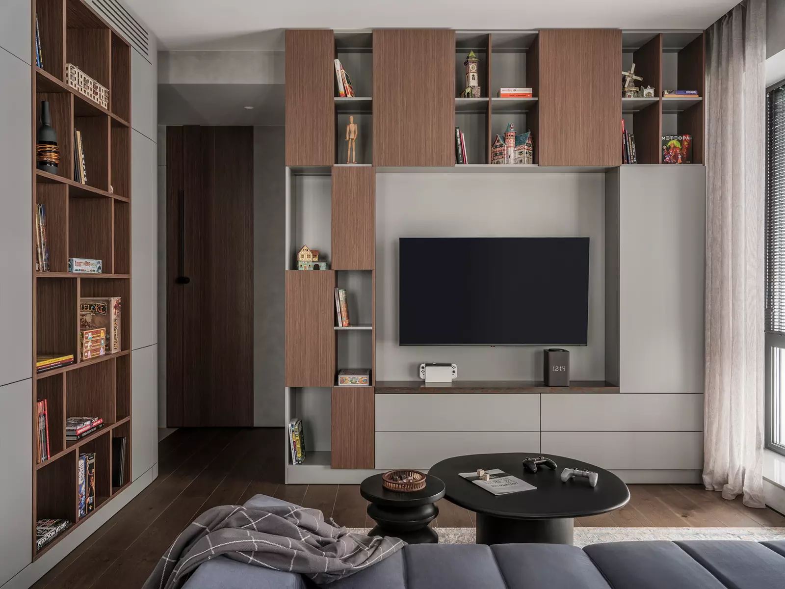 Уютные зоны отдыха и продуманные световые сценарии в интерьере квартиры для молодого человека — проект Дарьи Сатиной