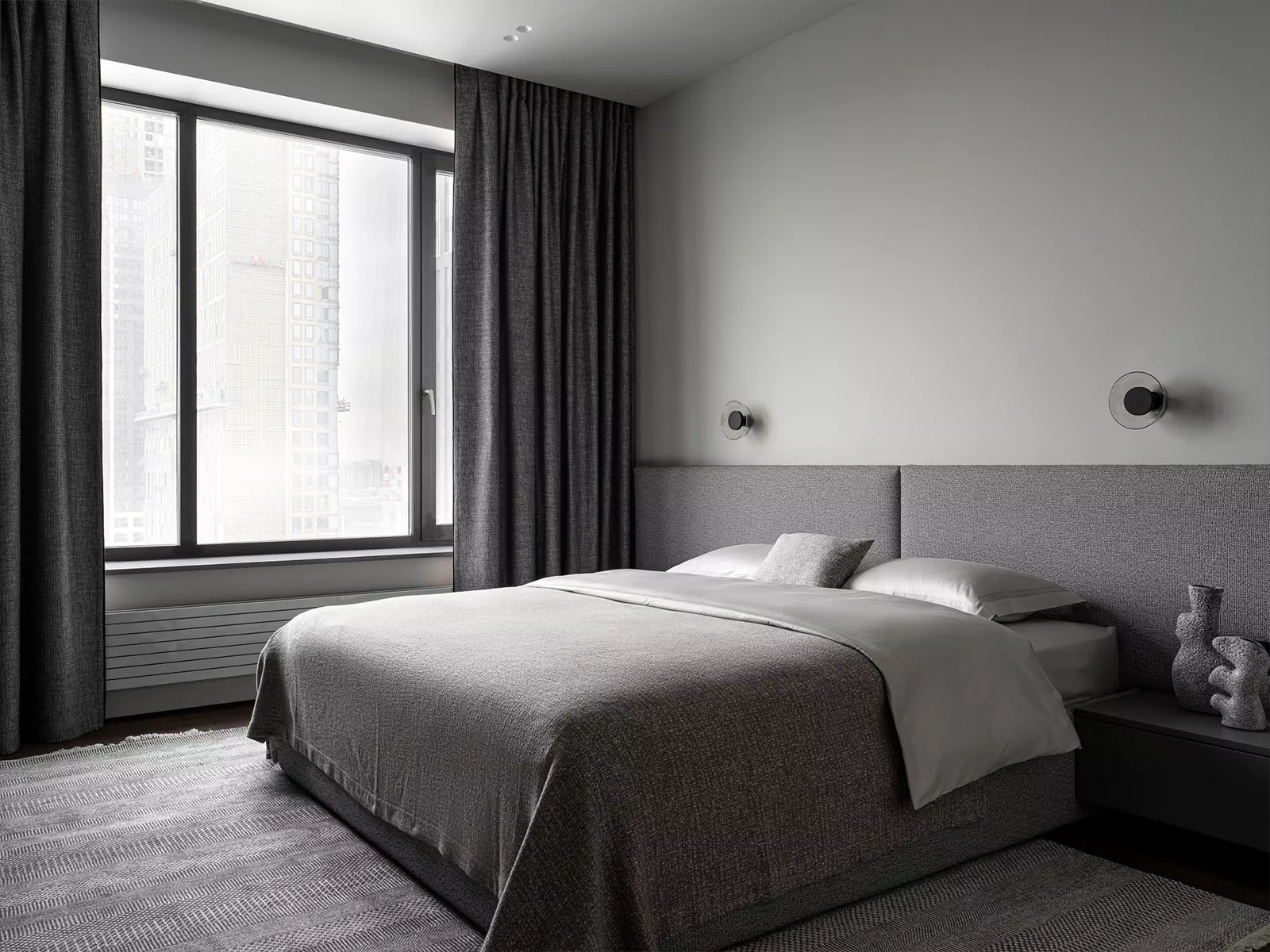 Визуальная чистота в интерьере квартиры на 23 этаже небоскреба с видом на Москву-реку — проект Натальи Федотовой