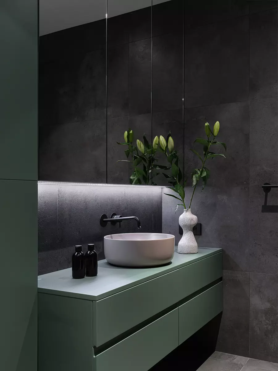 Визуальная чистота в интерьере квартиры на 23 этаже небоскреба с видом на Москву-реку — проект Натальи Федотовой