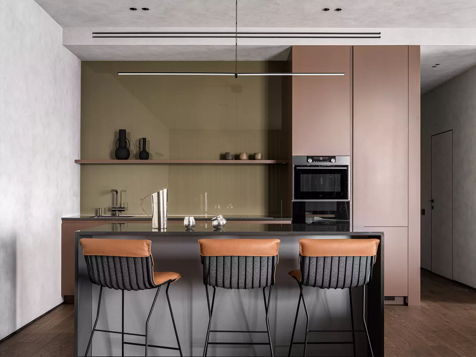 Визуальная чистота в интерьере квартиры на 23 этаже небоскреба с видом на Москву-реку — проект Натальи Федотовой