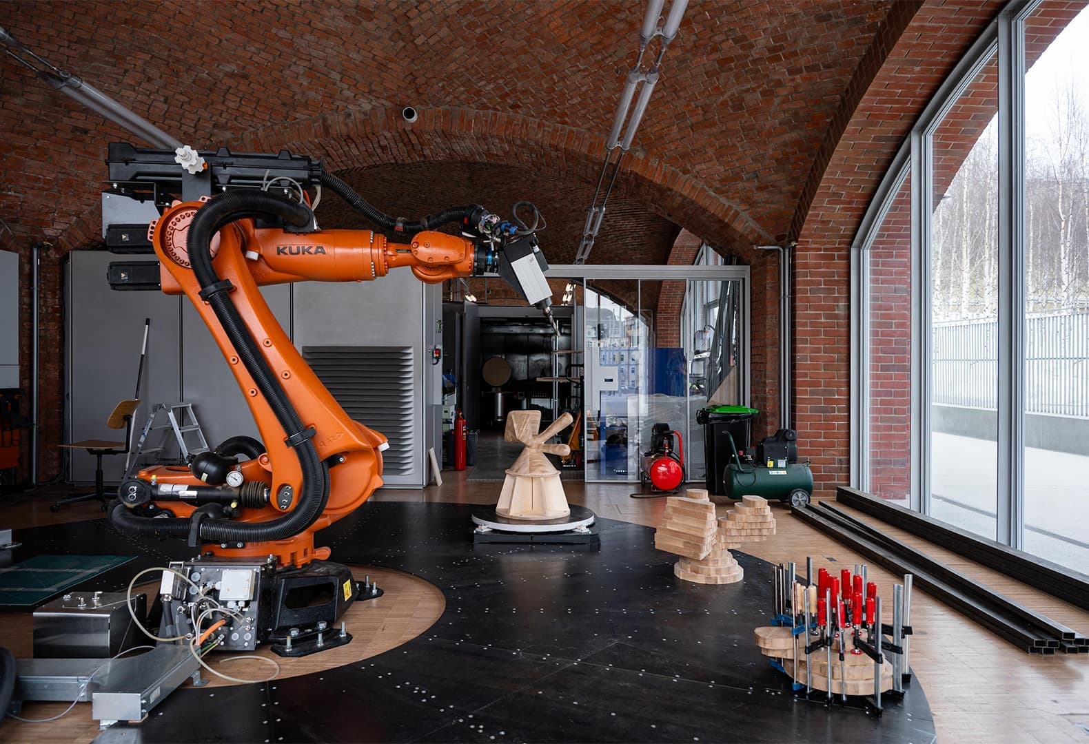 KOSMOS Architects: многофункциональный объект DICE