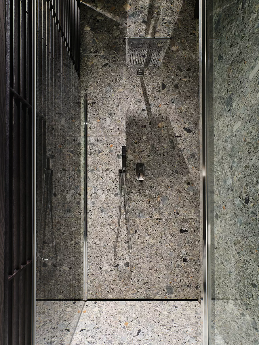 Необычный деревянный потолок и ритмичные рейки в медитативном интерьере квартиры — проект Валентины Агейкиной