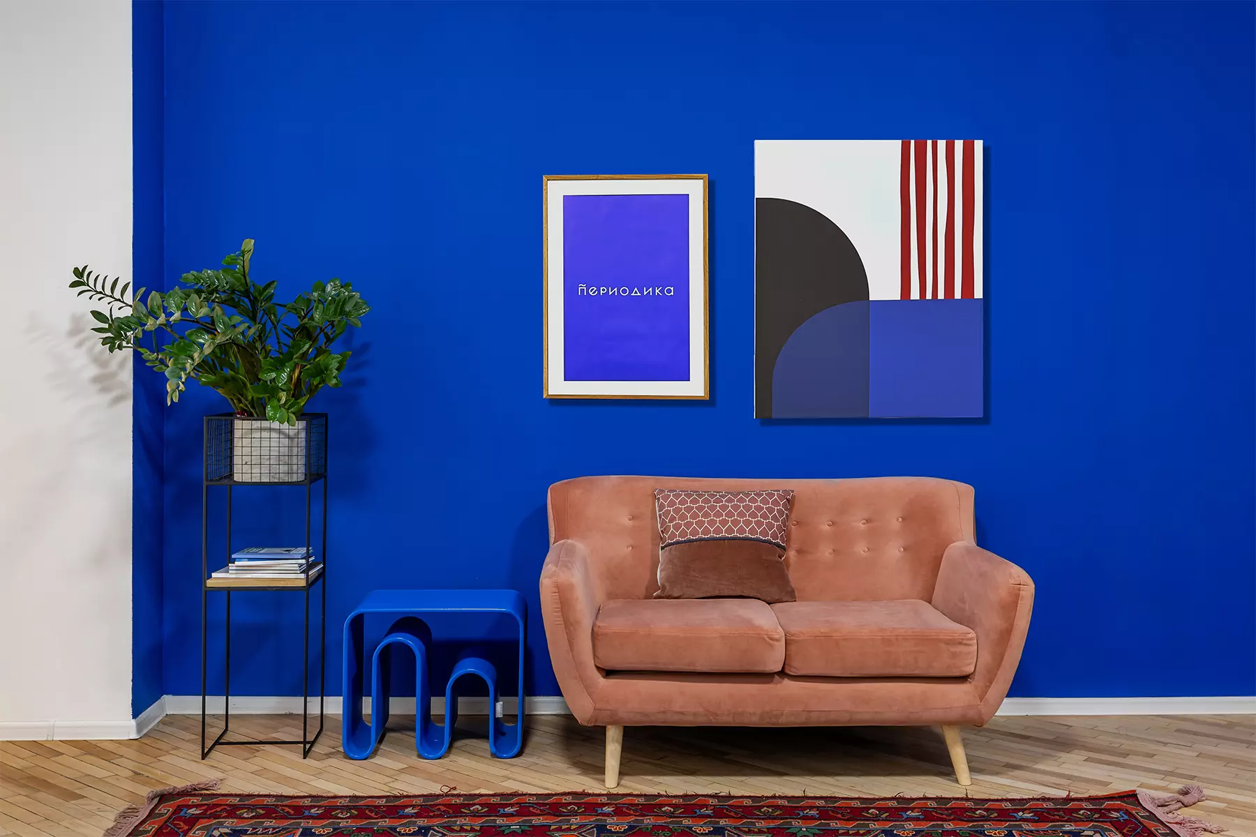 Постеры, контрастные детали и кирпичная кладка конца XVIII века в интерьере московского офиса — проект студии «ПЕТРОВА | АНДРОНОВА»