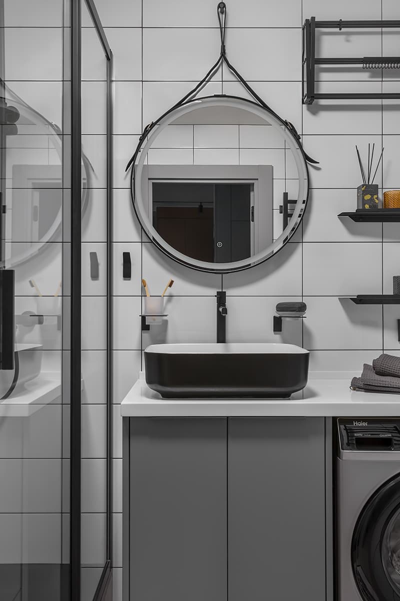 Графичные постеры и сдержанные краски в интерьере квартиры для инженера — проект Дарьи Дубинкиной