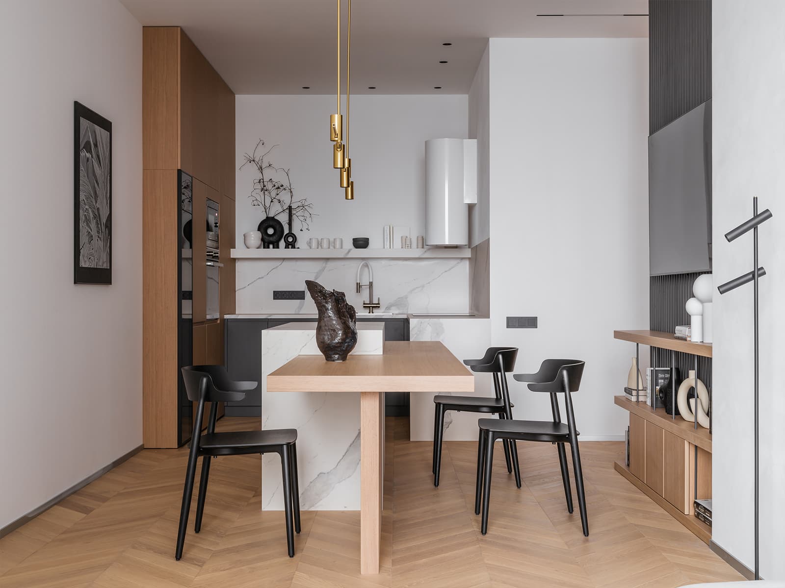 Обволакивающие темные оттенки и ванная со стеклянным потолком в интерьере австралийского коттеджа — проект Adrian Amore Architects