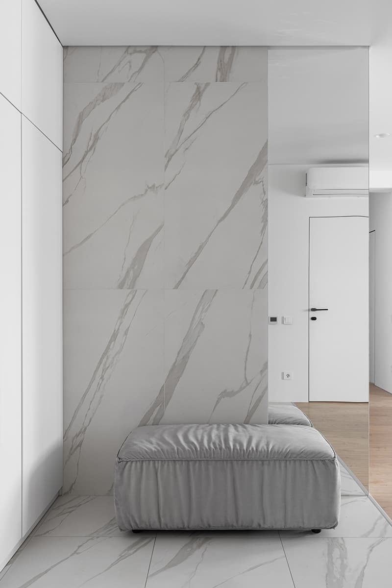 Артефакты из путешествий и природные мотивы в интерьере уютной квартиры для дизайнера — проект Евгении Гарбенко