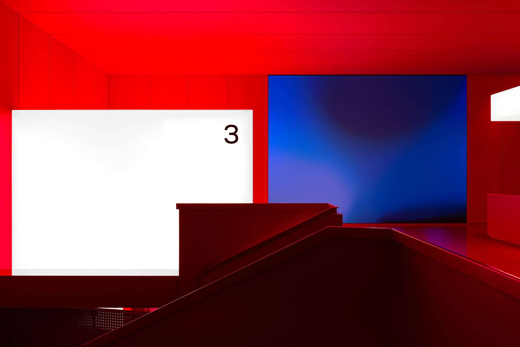 Отсылки к кинопленке, световые кубы, динамичное пространство и историческая локация кинотеатра в Санкт-Петербурге — проект DA Bureau