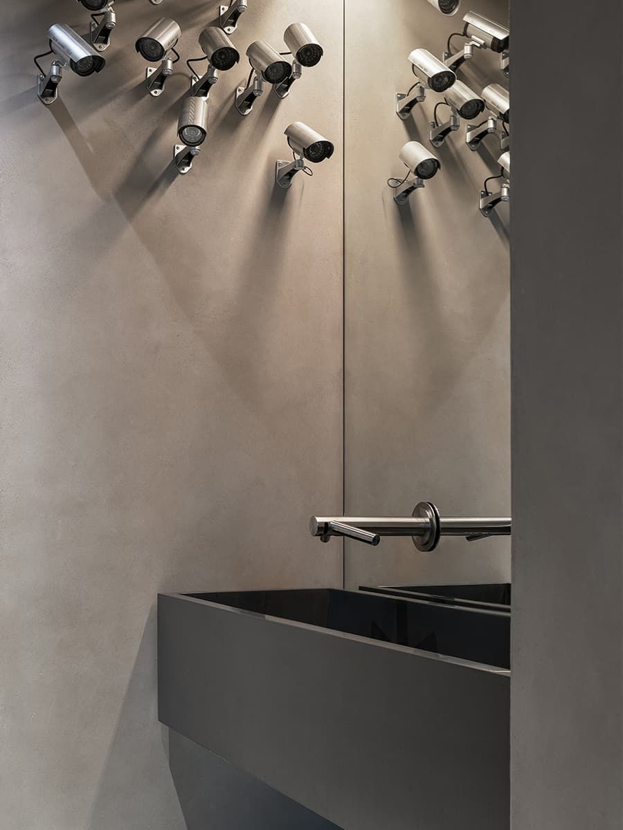 Отсылки к кинопленке, световые кубы, динамичное пространство и историческая локация кинотеатра в Санкт-Петербурге — проект DA Bureau