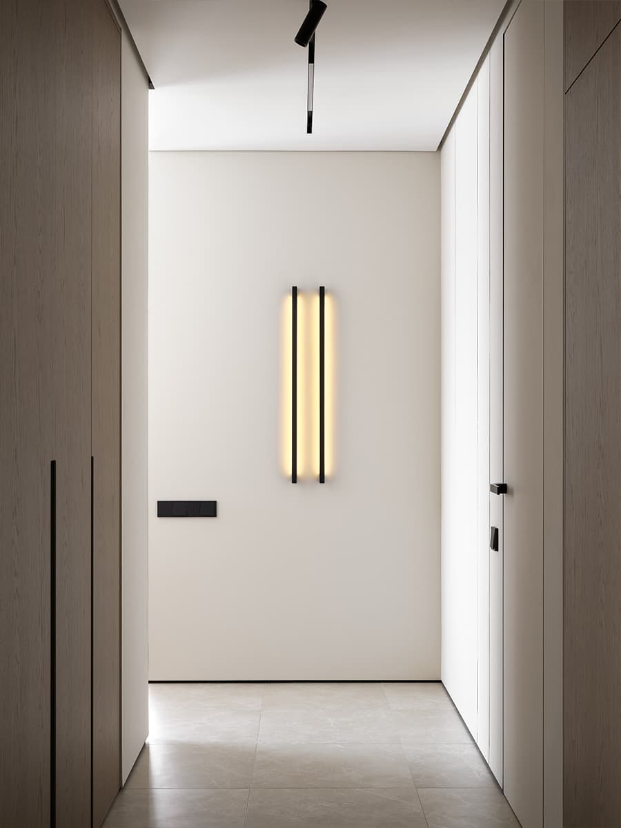 Природные текстуры и авторские гипсовые панно в интерьере квартиры в новостройке – проект студии OSOME