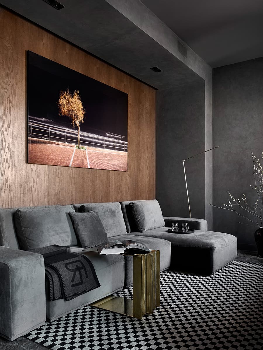 Контраст материалов и фактур в интерьере квартиры для деловой женщины — проект студии ANNADESIGN