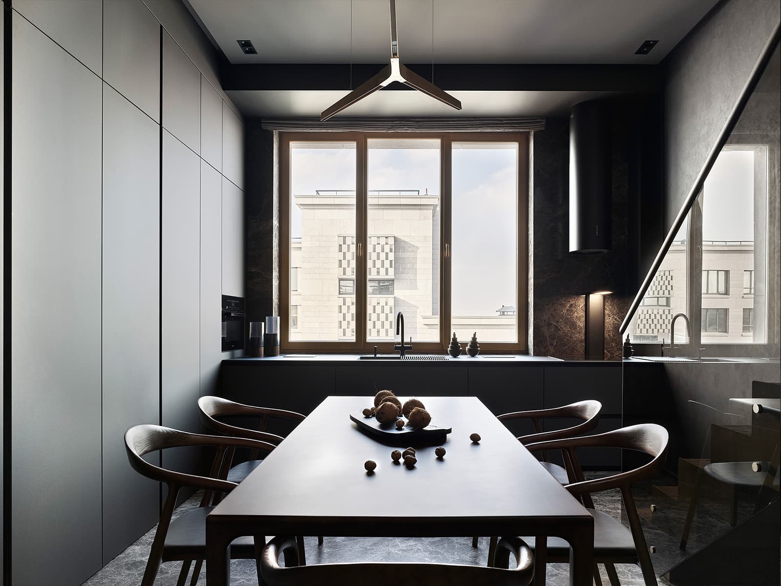 Контраст материалов и фактур в интерьере квартиры для деловой женщины — проект студии ANNADESIGN