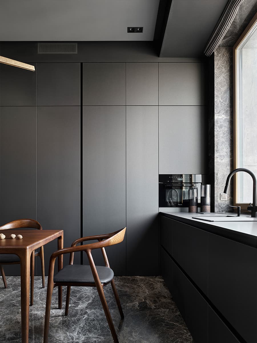 Контраст материалов и фактур в интерьере квартиры для деловой женщины — проект студии ANNADESIGN