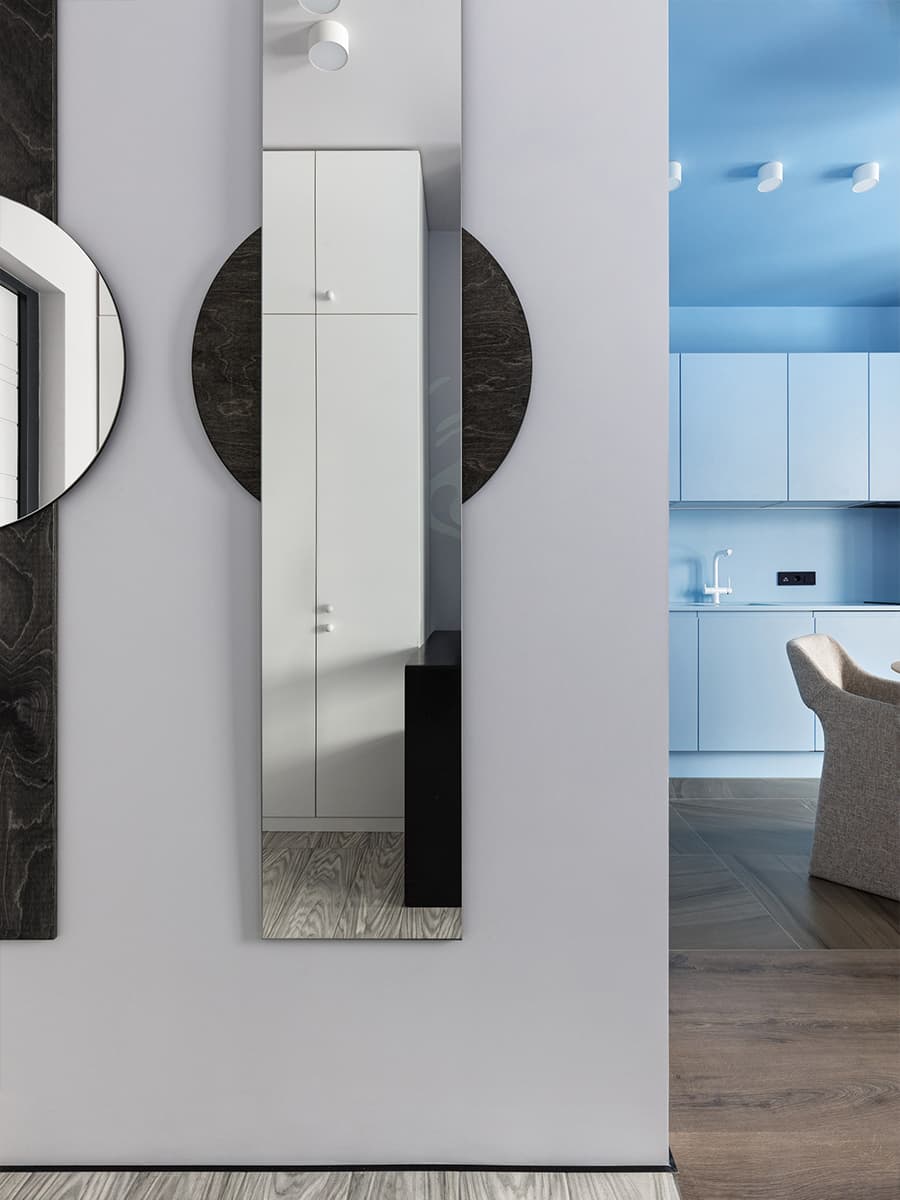 Легкая роспись стен и эффектный color-blocking в интерьере квартиры для сдачи в аренду — проект студии 3022.interior