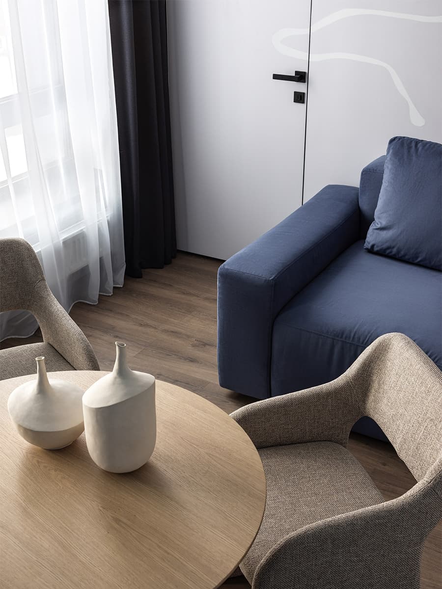 Легкая роспись стен и эффектный color-blocking в интерьере квартиры для сдачи в аренду — проект студии 3022.interior