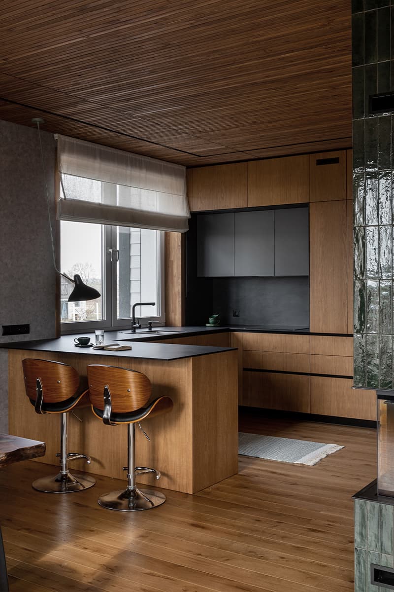 Эклектичный интерьер двухэтажного дома для нескольких поколений семьи — проект студии DECONOVA