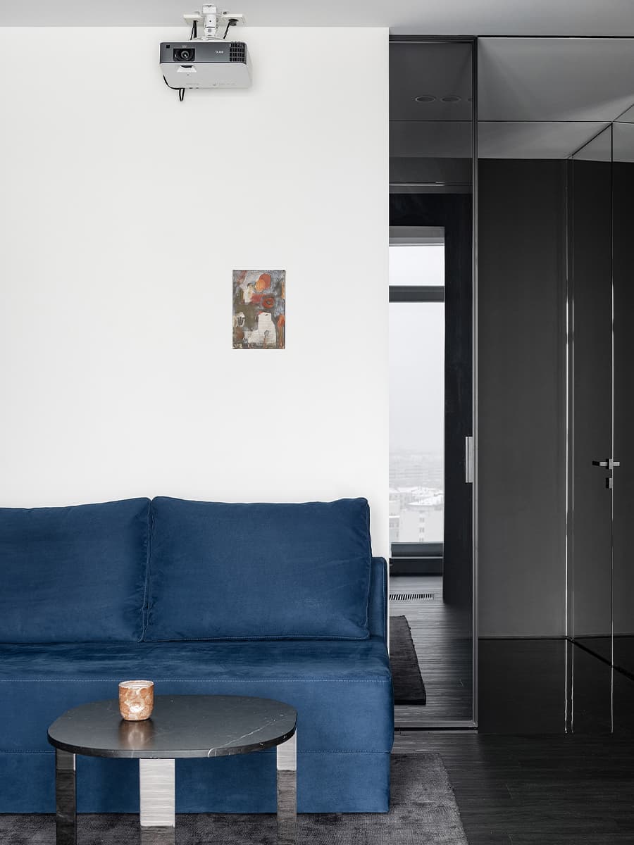 Все и сразу: большая гостиная, хаммам и рабочий кабинет в квартире сложной планировки — проект Сергея Купреенко