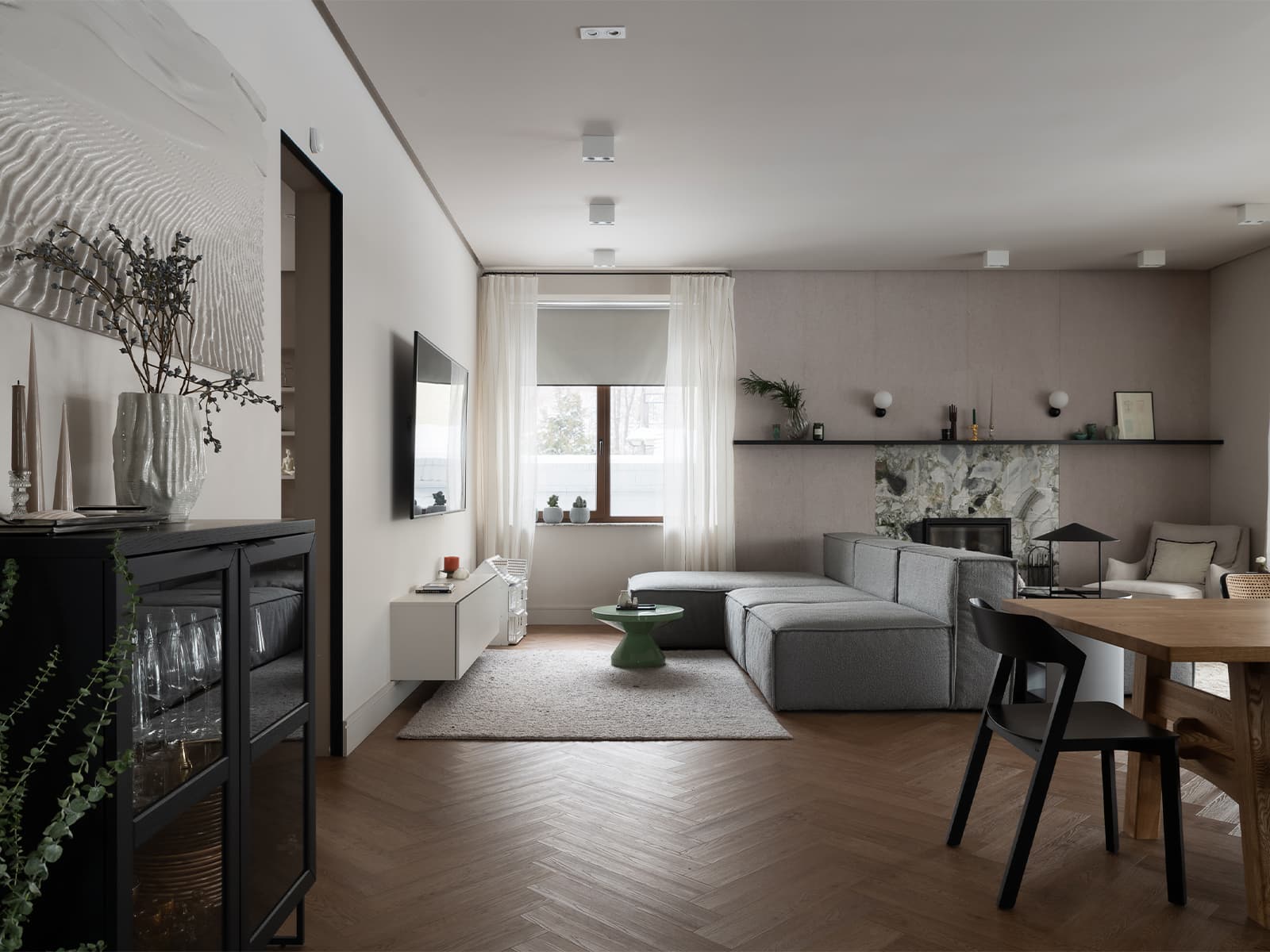 Многогранный интерьер уютного трехэтажного коттеджа в Алматы – проект Алисы Копыловой