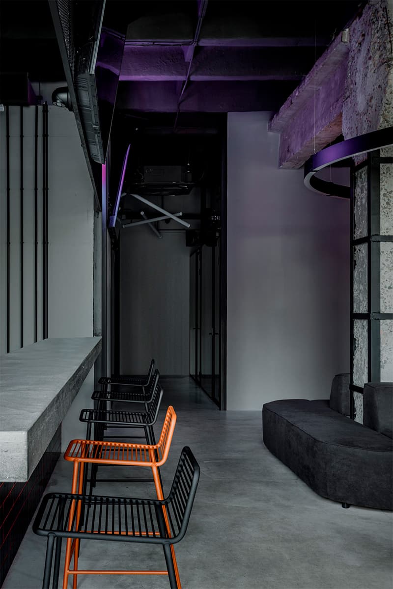 Оранжевые акценты в эффектном интерьере премиального игрового клуба в Краснодаре – проект Александра Дубровина