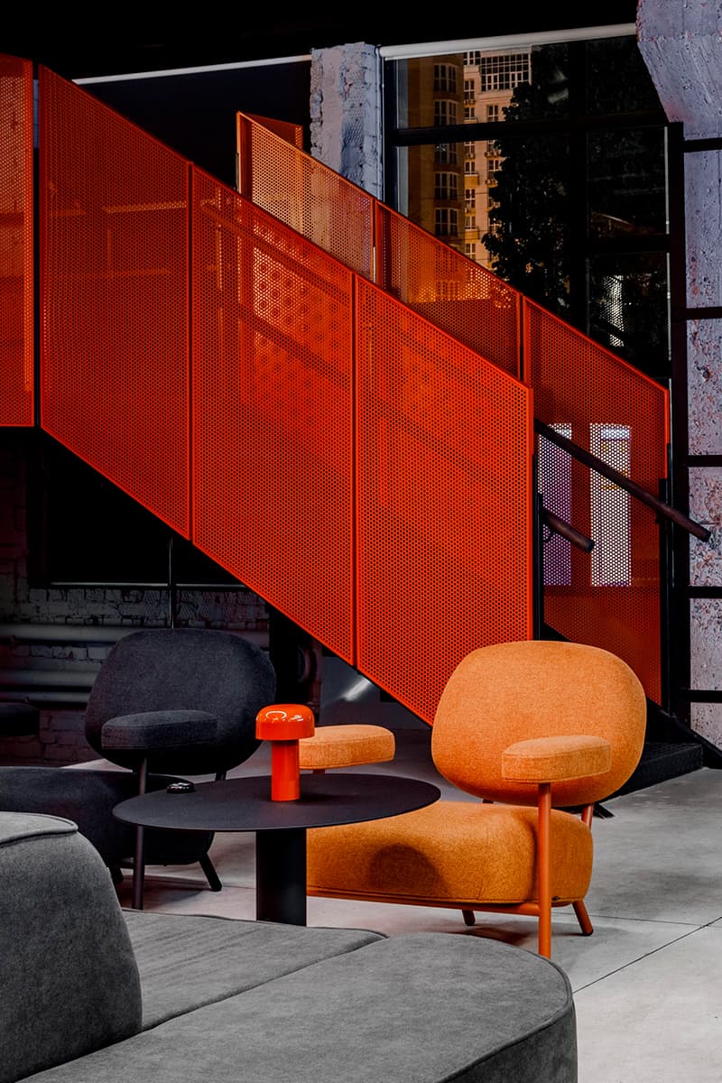 Оранжевые акценты в эффектном интерьере премиального игрового клуба в Краснодаре – проект Александра Дубровина