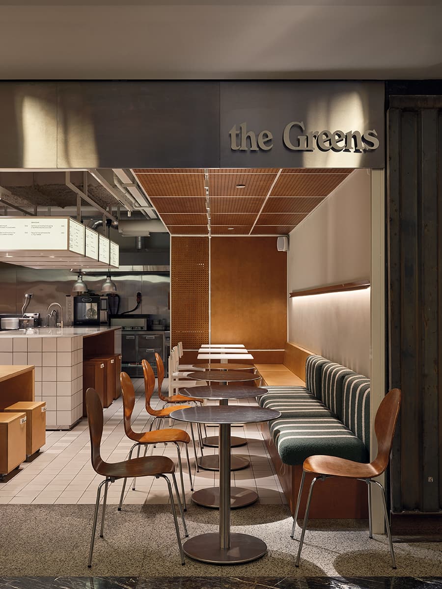 Теплая ретро-эстетика в интерьере небольшого кафе здорового питания — проект KIDZ