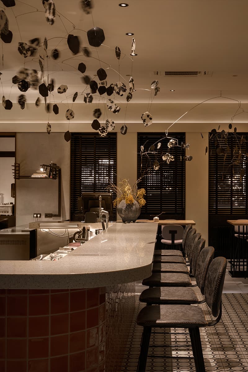 Мягкий и расслабленный интерьер рыбного ресторана в Перми — проект студии Lebedeva Project