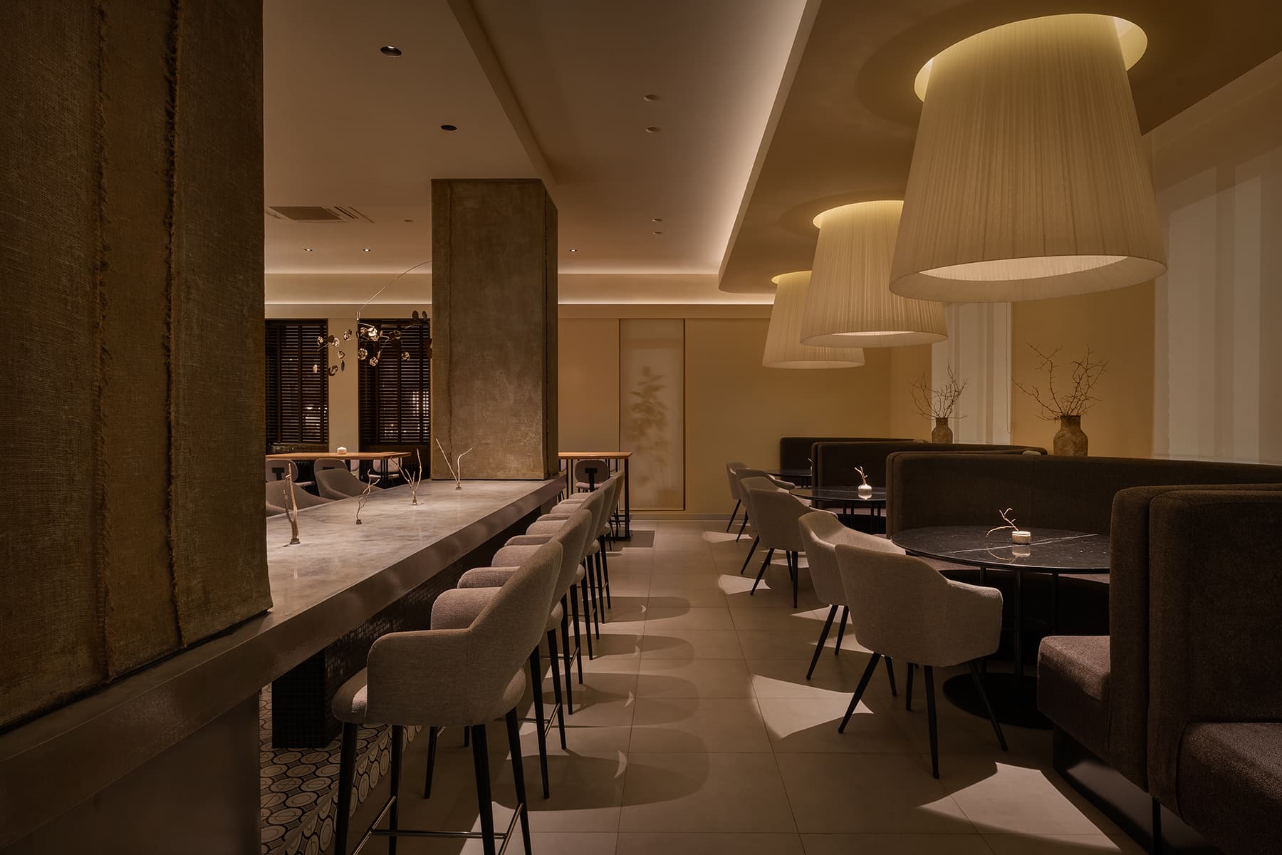 Мягкий и расслабленный интерьер рыбного ресторана в Перми — проект студии Lebedeva Project