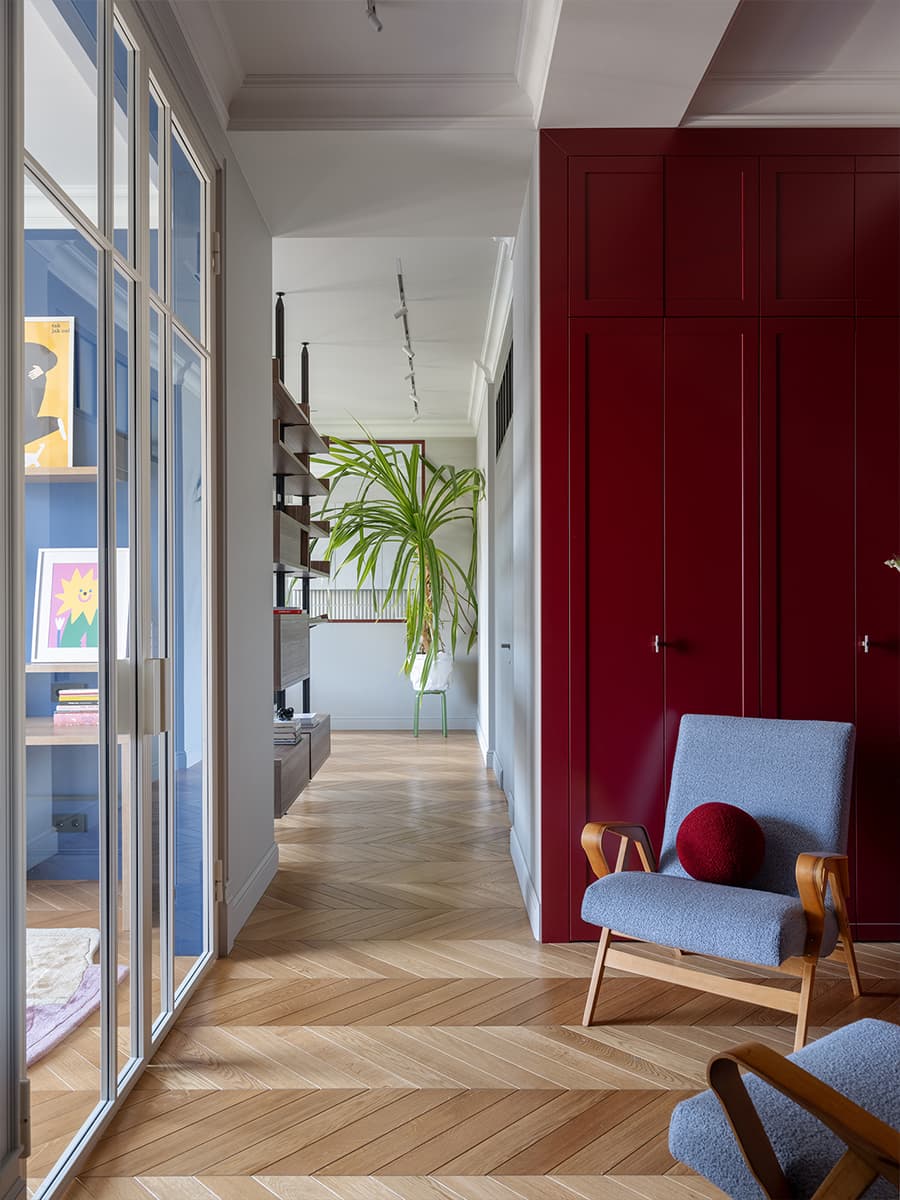 Винтажная мебель и отделка в яркой современной квартире в Ростове-на-Дону — проект Лины Дедюхиной