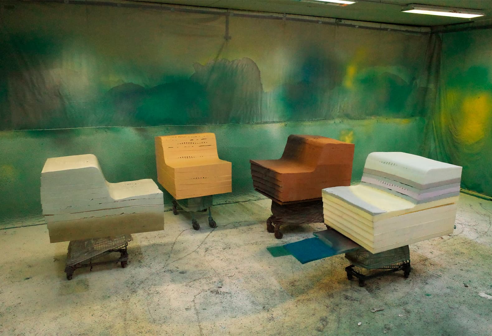 Сущность материалов в объектах Карстена ин дер Эльста