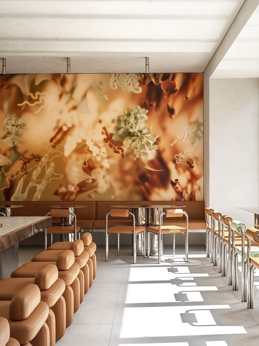 Акцентная стена в строгом интерьере сетевого кафе Nothing Fancy — проект студии EDXXKAT