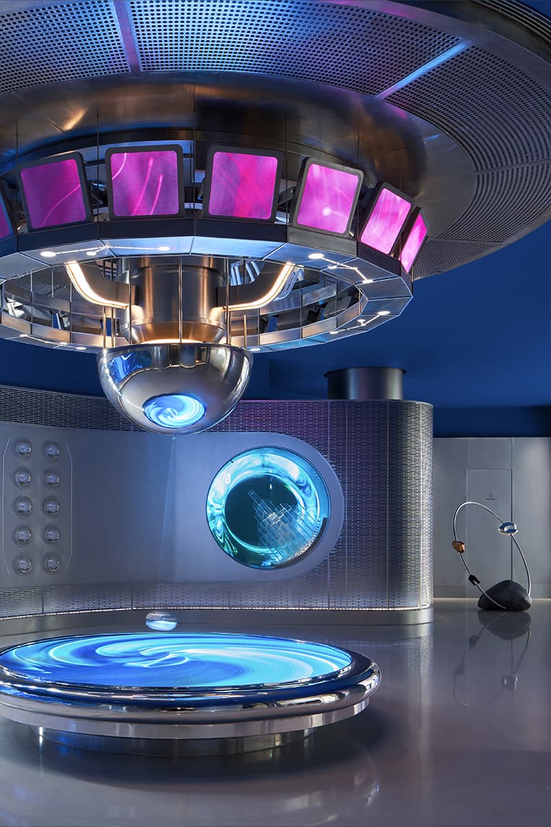Футуристичные формы и все оттенки космоса в интерьере китайского клуба эстетической медицины — проект студии VCG Design
