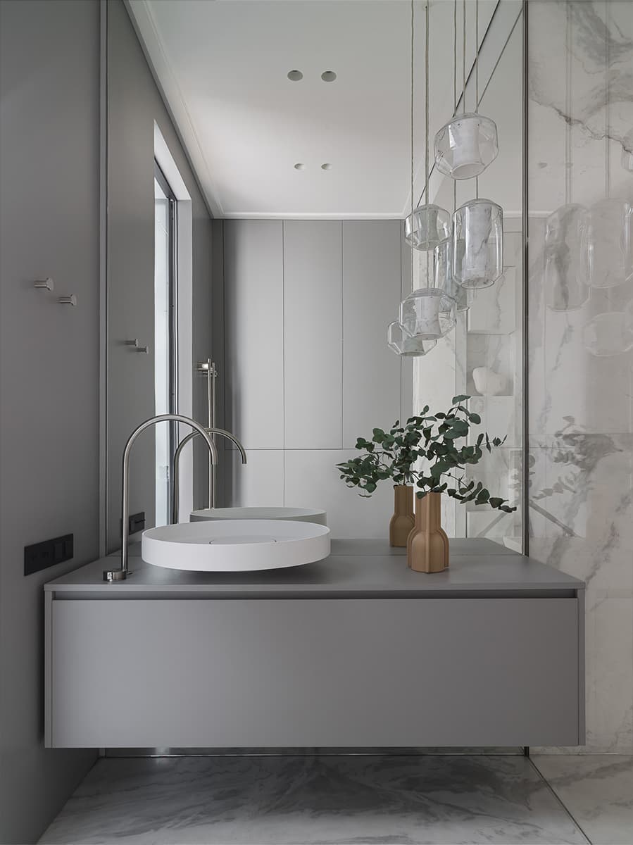 Контраст классики и современности в интерьере стильной московской квартиры — проект DE & DE Studio