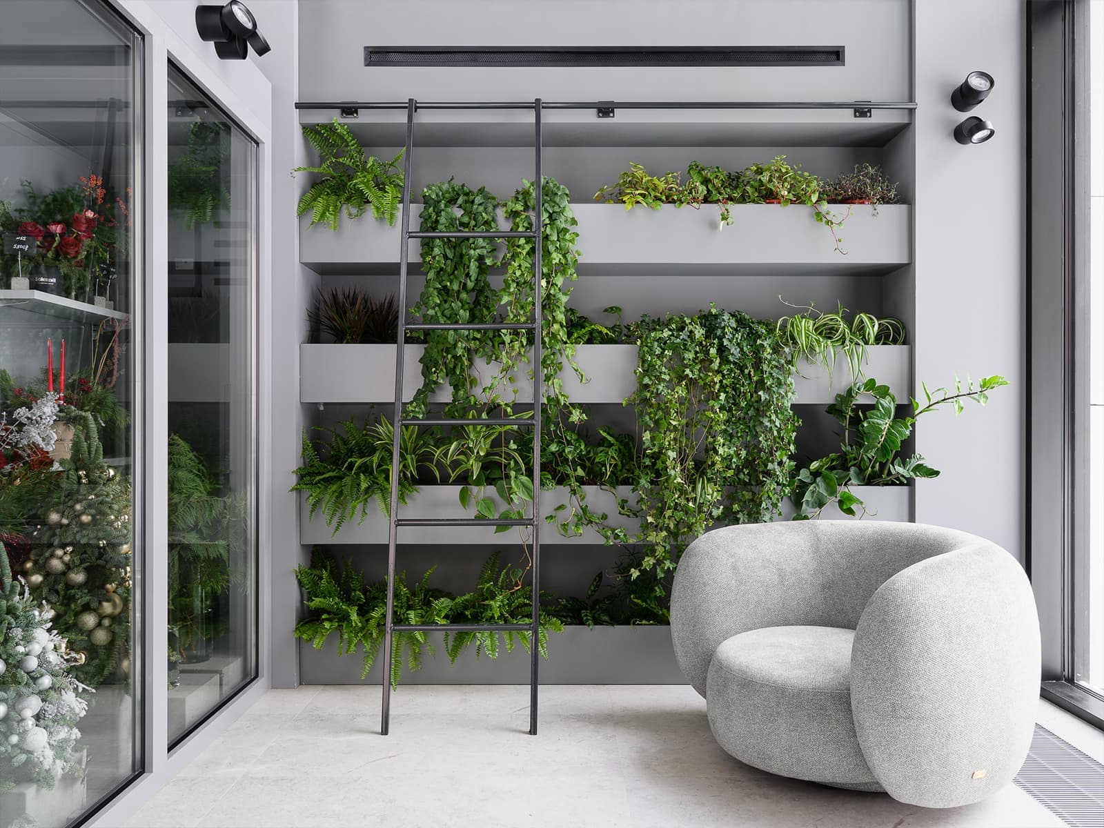 Сила трех стихий в интерьере современного салона цветов — проект студии дизайна PROJECTLINE.INTERIORS