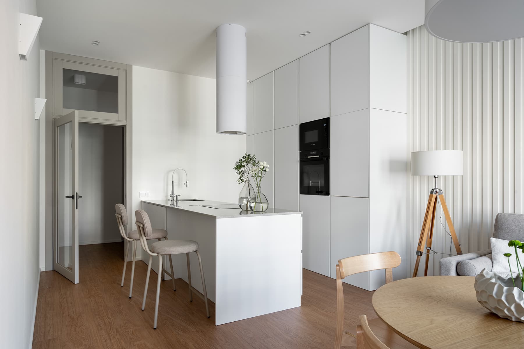 Расслабленный интерьер большой квартиры для молодого человека — проект Ольги Копосовой