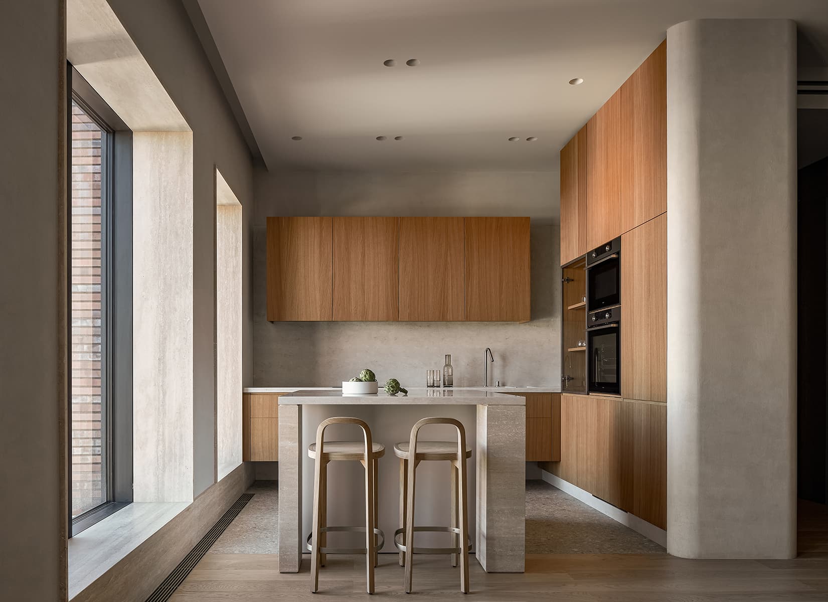 Мягкий и расслабленный интерьер уютной квартиры с тремя спальнями — проект студии ZeWorkroom