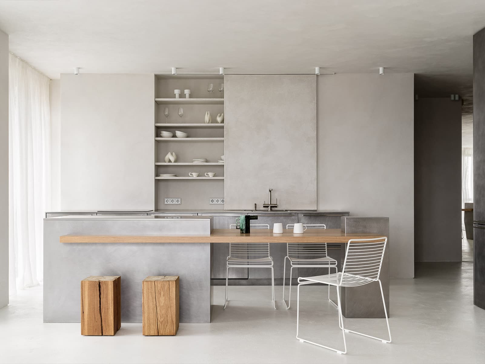 Из Казани с любовью: обволакивающий интерьер квартиры для пары дизайнеров – проект студии DASCHAMAY INTERIORS