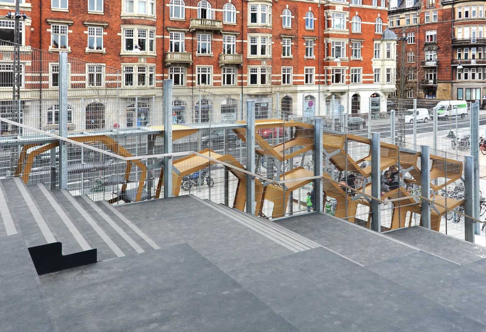 7 необычных детских площадок