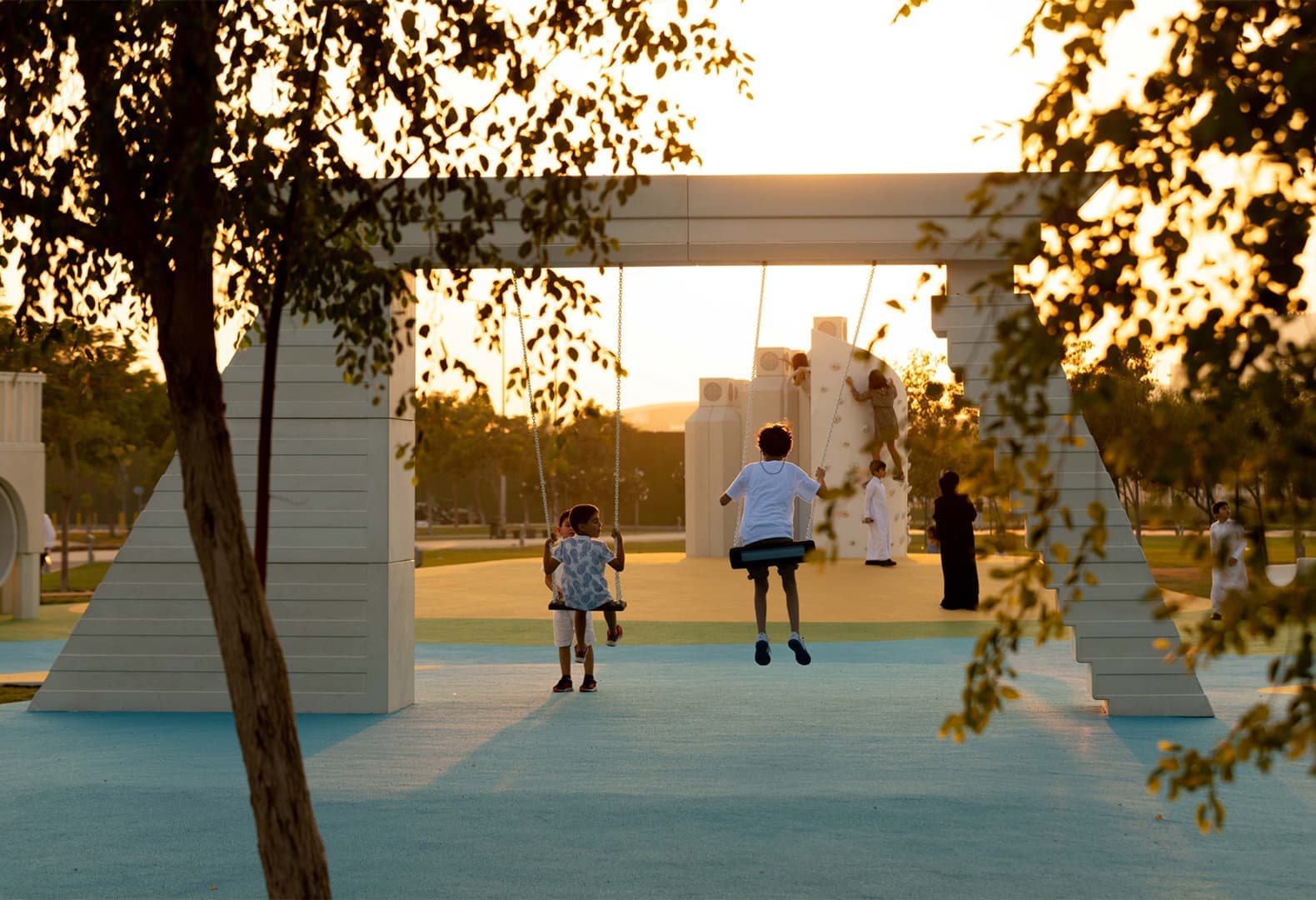 7 необычных детских площадок